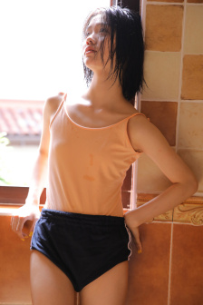 美女受辱